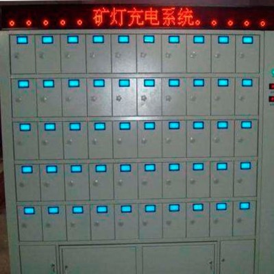 矿灯充电柜 工位独立显示 柜门式智能充电架 使用方便图4