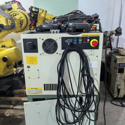 二手发那科负载50KG工业机器人M-710iC搬运打磨FANUC六轴机 械手臂图3