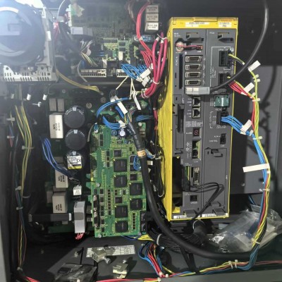 二手发那科负载50KG工业机器人M-710iC搬运打磨FANUC六轴机 械手臂图5