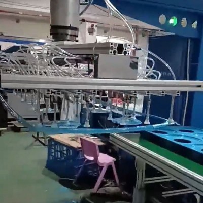 源头工厂直供吸塑机械手 吸塑成型冲床连线机械手 多工位冲压机械图3