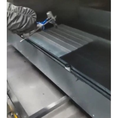 新能源汽车锂电池铝型材散热固定外壳表面喷漆机器人自动化设备
