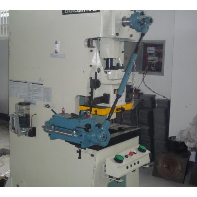 空气送料机 冲床气动送料机 级进模送料机 滚轮送料机