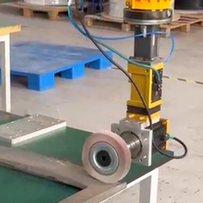 大儒力控系统柔性打磨自动化设备角磨机保管箱机械臂机械手机器人图3